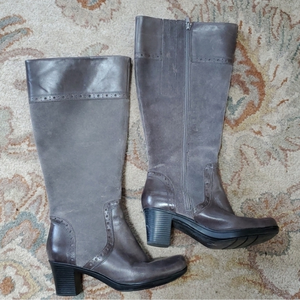 Clarks Dream Reagal suede leather boot
